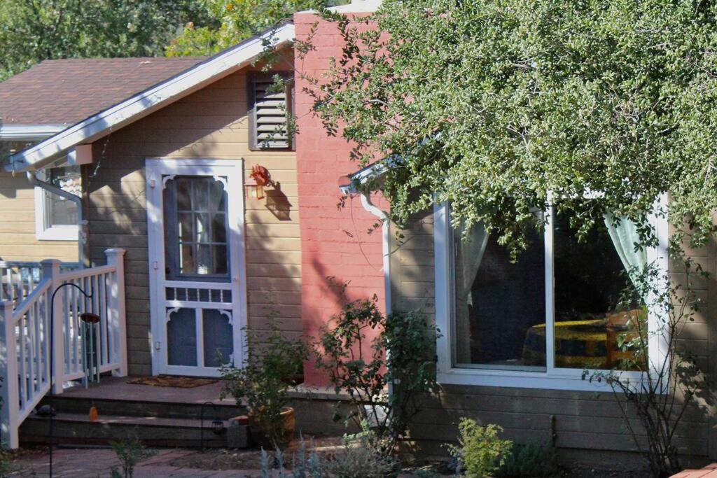 جوليان Blue Bird Cottage - Pet Friendly المظهر الخارجي الصورة
