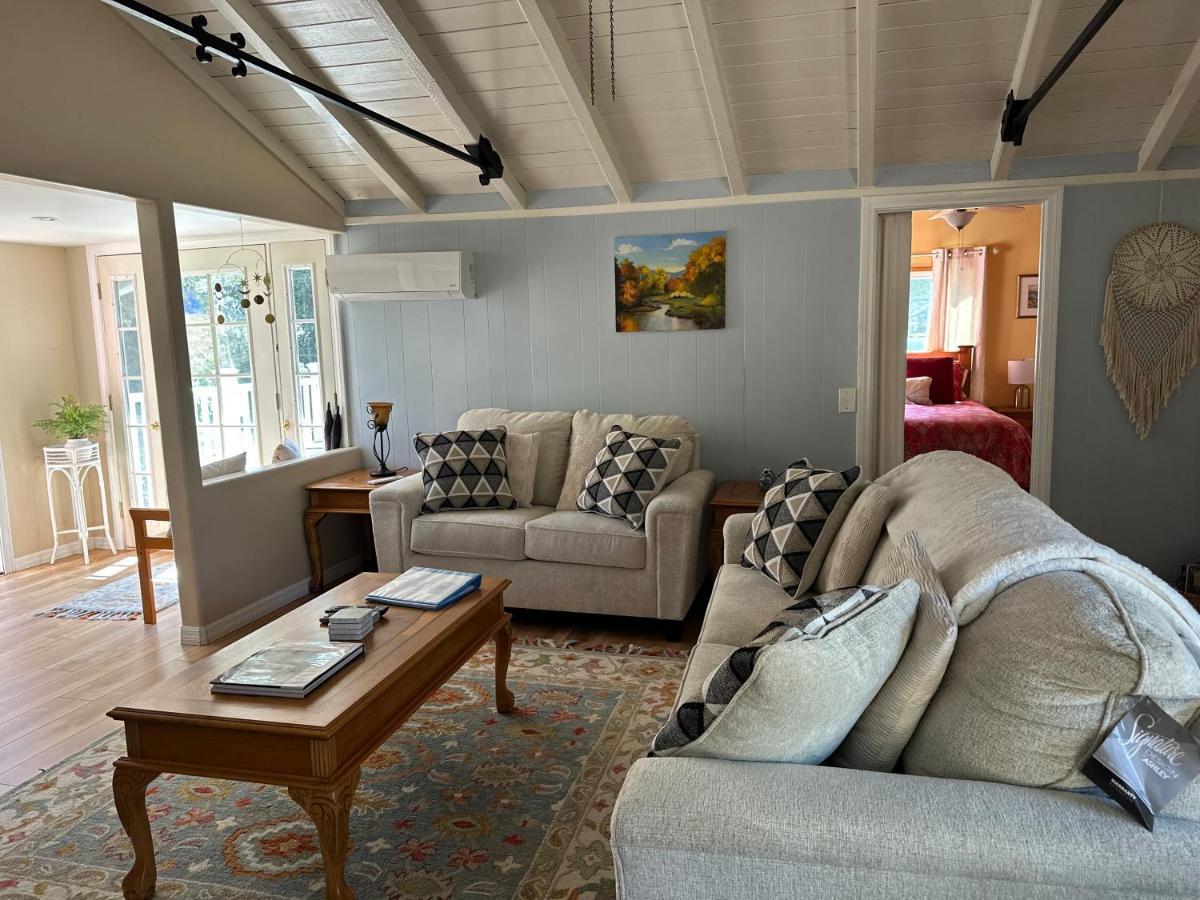 جوليان Blue Bird Cottage - Pet Friendly المظهر الخارجي الصورة